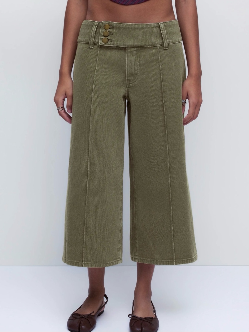 Cider Olive Wide-Leg Cropped Jeans with Front Buttons